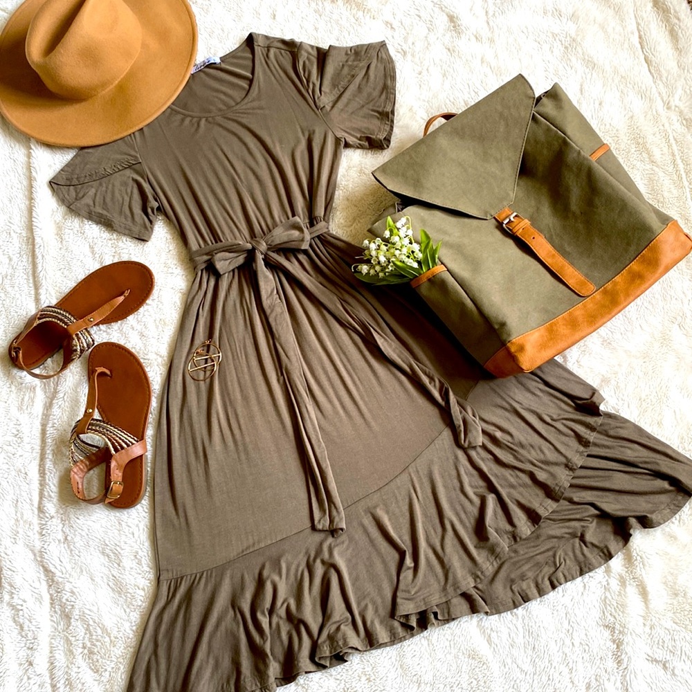 3/$20💙Levaca Olive Green Dress